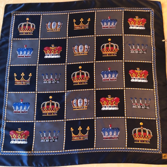 BEAUTIFUL ROYAL PALACES SCARF ❤️ - Picture 2 of 4